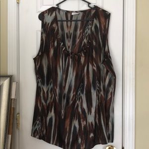 Versatile tank with pretty colors